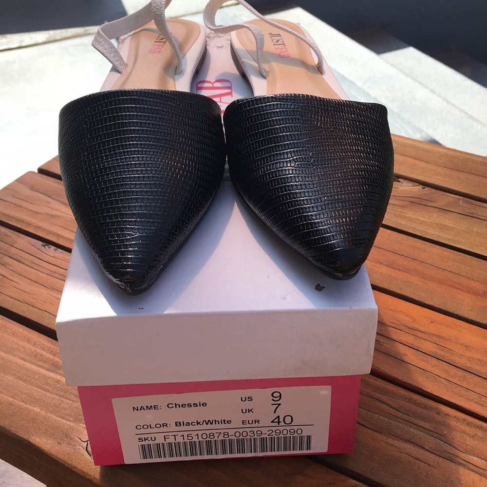 Flats - Picture 2 of 6